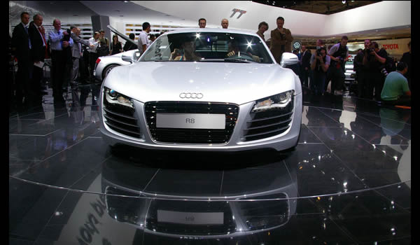 AUDI R8 Supercar  front